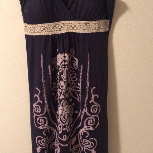 Dress - Picture 2 of 7